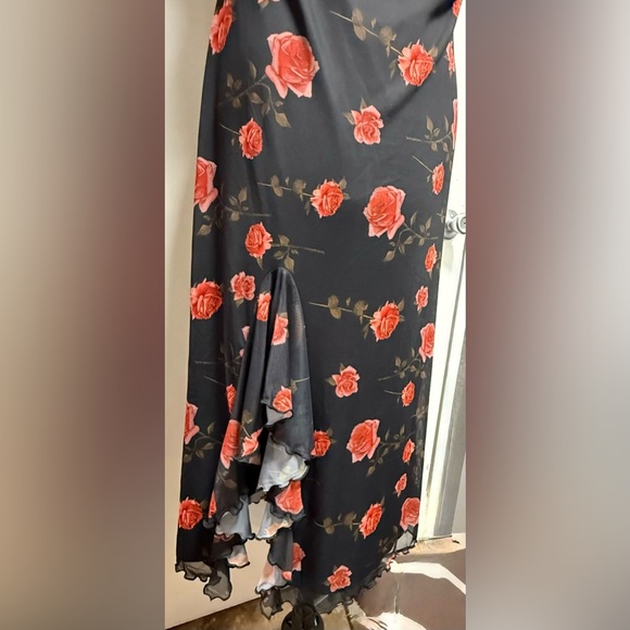 Floral Black and Red Dress - Picture 3 of 7